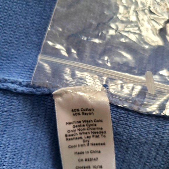 Talbots below the hip length sweater with nice coverage. Reduced - Picture 5 of 5